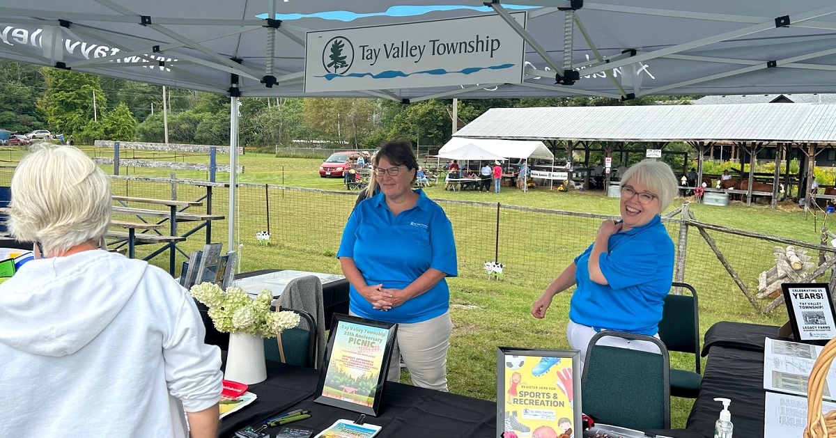 Councillors Pierman and Thomas at the Maberly Fair Township tent