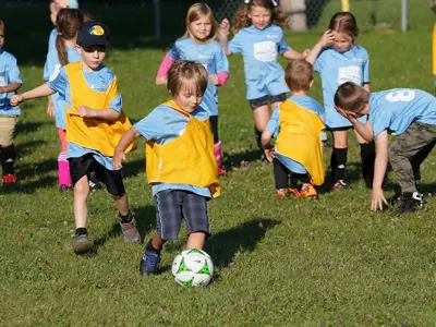 23-08-01---Soccer---U6-play-closeup-the-herd-2-cropped-for-Facebook.jpg